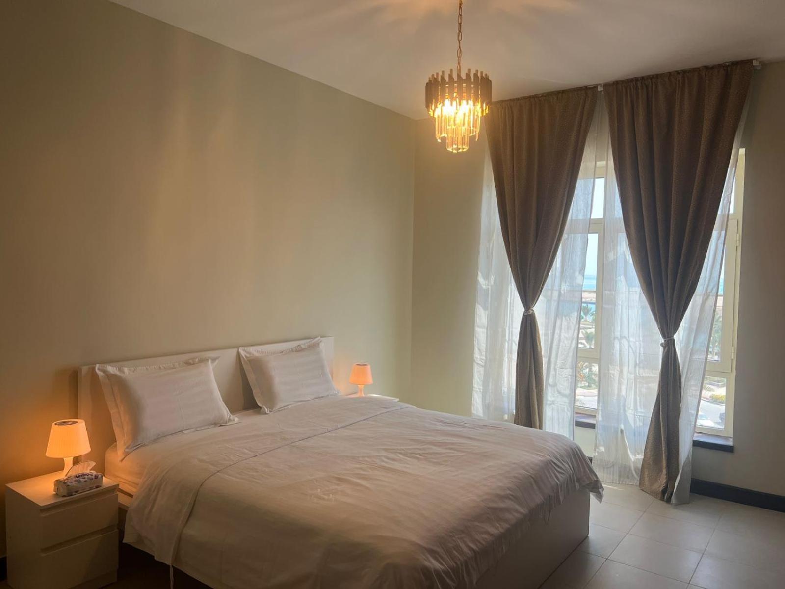 الوسام المارينا1 اطلالة بحرية عوائل فقط Apartment *